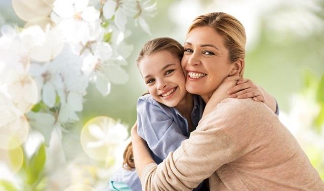 5 طرق تظهر بها الأمهات الحب لأبنائهن.. منها تقديم الدعم العاطفي
