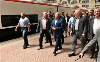 وزير النقل يتفقد محطة مصر بالإسكندرية للاطمئنان على الاستعدادات لعيد الأضحى 