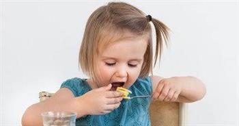 احذر هذه الأطعمة تؤثر على تركيز طفلك!!