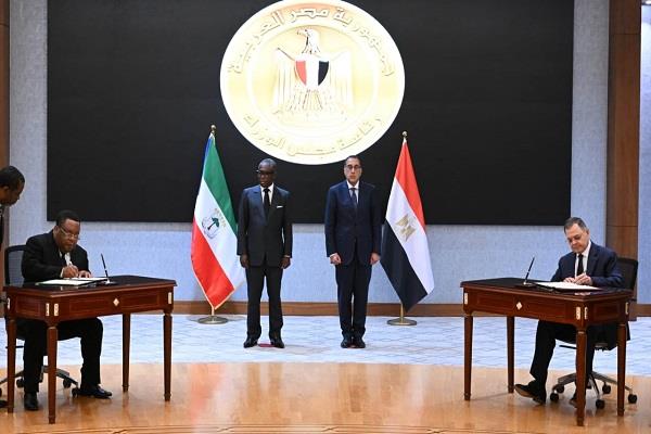 رئيس الوزراء ونائب رئيس غينيا الاستوائية يشهدان توقيع مُذكرة تفاهم في مجال التعاون الأمني