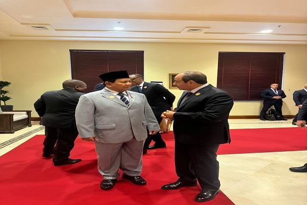 الرئيس السيسي يلتقي نظيره الإندونيسي على هامش مؤتمر الاستجابة الإنسانية لغزة