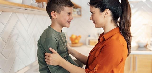 للأمهات.. 8 خطوات تساعد على تعزيز ثقة طفلك بنفسه