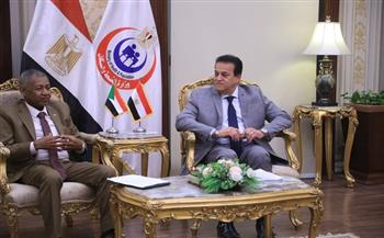 وزير الصحة يستقبل سفير السودان لدى مصر لبحث سبل دعم القطاع الصحي في الخرطوم