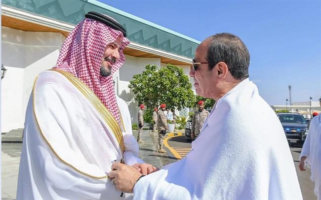 الرئيس السيسي يغادر المدينة المنورة بعد زيارة المسجد النبوي 