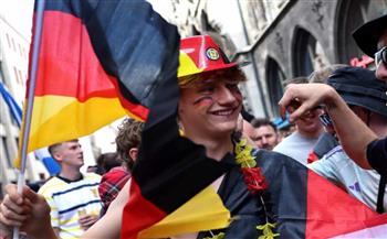 الجمهور يزين شوارع ألمانيا قبل افتتاح اليورو