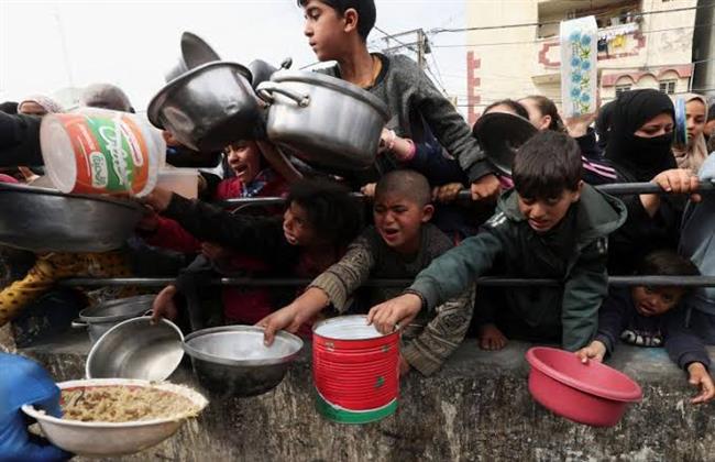 تطورات العدوان على غزة.. الجوع على أشده بالقطاع ومقتل أسيرين إسرائيليين 