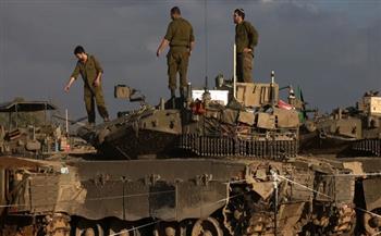 إعلام إسرائيلي: الجيش استغرق ساعتين للوصول إلى المدرعة المنفجرة في معارك جنوب غزة