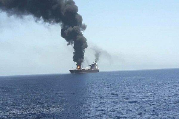 الحوثيون: استهدفنا المدمرة الأمريكية في البحر الأحمر بصواريخ باليستية