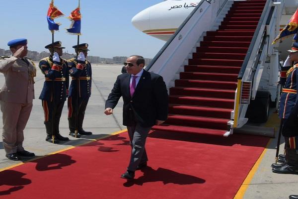 الرئيس السيسي يصل إلى أرض الوطن بعد أداء فريضة الحج