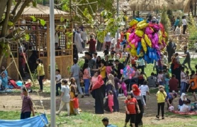 توافد المواطنون على الحدائق والمتنزهات بالمحافظات للاحتفال في ثاني أيام عيد الأضحي المبارك