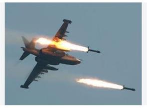 إعلام حوثي: طائرات أمريكية وبريطانية تشن غارات على مواقع بمحافظة الحديدة 