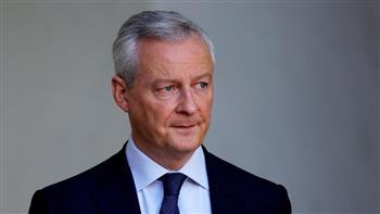وزير المالية الفرنسي يحذر من وقوع بلاده تحت إشراف صندوق النقد والمفوضية الأوروبية