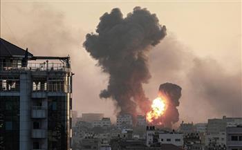 إعلام فلسطيني: آليات الاحتلال تقصف بكثافة المناطق الشرقية من حي الزيتون جنوب شرقي غزة