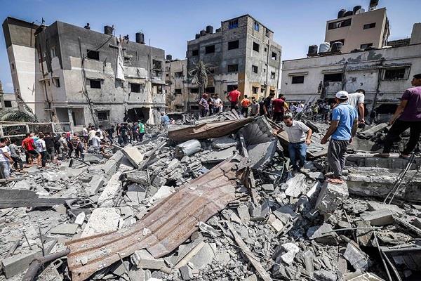 إعلام فلسطيني: شهداء وجرحى جراء قصف تجمع للمواطنين جنوبي قطاع غزة