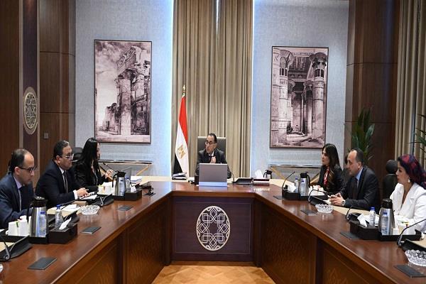رئيس الوزراء يستعرض مع رئيسة «القومي للمرأة» ملفات عمل وأنشطة المجلس