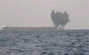 سقوط صاروخ بالقرب من سفينة تجارية على بعد 52 ميلا بحريا جنوبي عدن