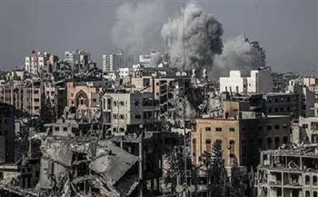 الاحتلال يطلق قنابل فوسفورية شمال المخيم الجديد في النصيرات وسط غزة