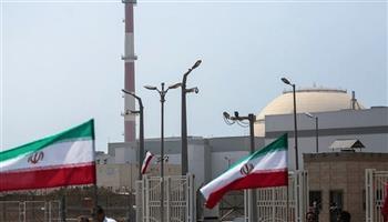 "الجارديان" تسلط الضوء على العقوبات الأمريكية الجديدة ضد إيران بسبب "التصعيد النووي"