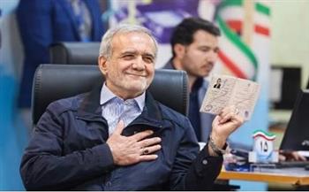 الانتخابات الإيرانية.. توقعات بتقدم المرشح الاصلاحي مسعود بازشيكان