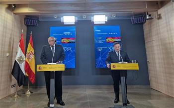 وزير الخارجية ونظيره الإسباني يبحثان العلاقات الثنائية وجهود وقف إطلاق النار بغزة