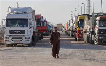 180 شاحنة مساعدات إنسانية تستعد للوصول لأهالي غزة