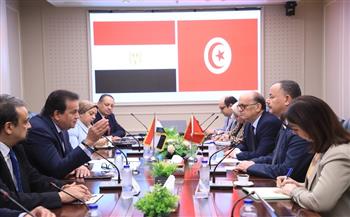 وزير الصحة يبحث مع نظيره التونسي تعزيز التعاون في السياحة العلاجية وصناعة الدواء 