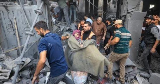 إعلام فلسطيني: 4 شهداء في غارة إسرائيلية بحي الرمال وسط غزة