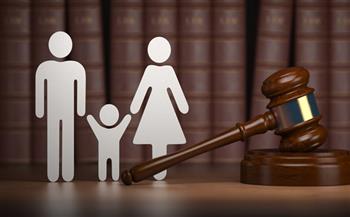 رفض الاعتراف بابنته.. زوجة تطالب بحقوق طفلتها في محكمة الأسرة