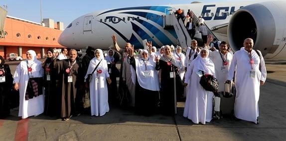 رئيس بعثة الحج الرسمية يناشد الحجاج المصريين بارتداء بطاقة "نسك" الذكية