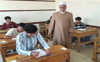 رئيس منطقة البحر الأحمر الأزهرية يتفقد امتحانات الشهادة الثانوية بلجنة بنين الغردقة 