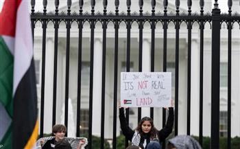 آلاف المؤيدين للفلسطينيين يتظاهرون قرب البيت الأبيض