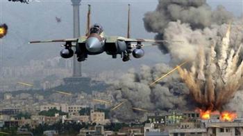 طائرات الاحتلال تشن غارات تجاه مخيم النصيرات وسط قطاع غزة