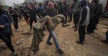 الطواقم الإغاثية تنتشل أعدادا كبيرة من الضحايا بغزة.. وتؤكد: الاحتلال خلف دمارا واسعا بمنطقة الصناعة