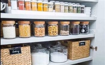 لربات البيوت.. 7 أفكار رائعة لتنظيم خزانة  مطبخك وتوفير مساحة به