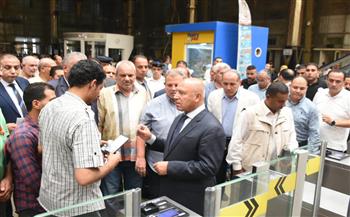 وزير الصناعة والنقل في جولة مفاجئة بمحطة مصر برمسيس لمتابعة انتظام العمل
