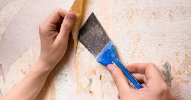 لربات البيوت.. 4 طرق غير مكلفة لإزالة ورق الحائط بكل سهولة