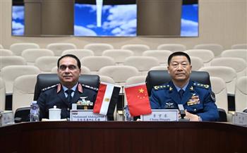 قائد القوات الجوية يلتقي نظيره الصيني لفتح آفاق جديدة بين القوات الجوية لكلا البلدين
