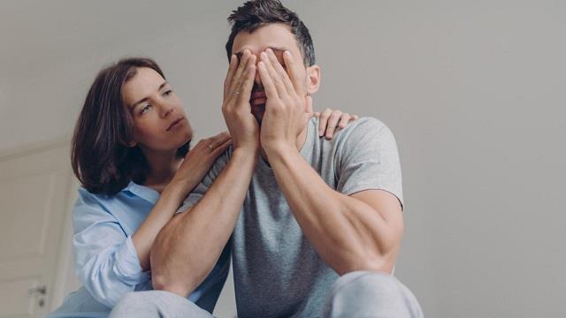للسيدات .. 4 أعراض تدل على أن شريكك يعاني من متلازمة الزوج البائس