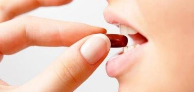 صيدلى يوضح .. أضرار تناول الدواء بدون ماء