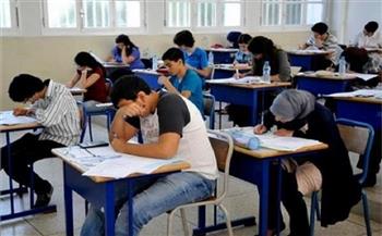 طلاب الثانوية العامة يؤدون امتحان اللغة الأجنبية الأولى