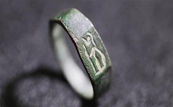 يعود إلى 1800 عام.. العثور على خاتم روماني نادر