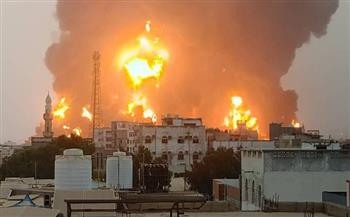 إذاعة جيش الاحتلال: إسرائيل ضربت نحو 20 خزان وقود في ميناء الحديدة باليمن