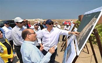 وزير الموارد المائية ومحافظ دمياط يتفقدان الأعمال الجارية بمشروعات حماية الشواطئ برأس البر