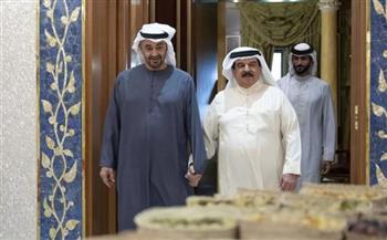 رئيس الإمارات وعاهل البحرين يبحثان سبل تعزيز التعاون على كافة المستويات