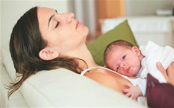 لأمومة سعيدة.. استراتيجيات لتعزيز الصحة النفسية بعد الولادة