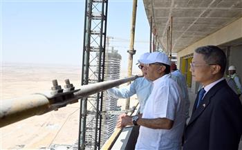 رئيس الوزراء يتفقد مشروع أبراج "الداون تاون" بمدينة العلمين الجديدة