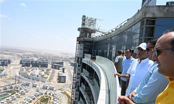 رئيس الوزراء يتفقد "الأبراج الشاطئية" بمدينة العلمين الجديدة