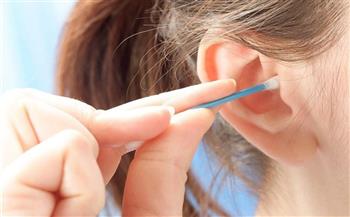 لحماية أذنيك من المخاطر.. إليكِ أفضل طريقة لتنظيفهما