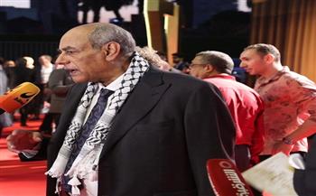 «القومي للمسرح المصري»| أحمد بدير مرتديًا الكوفية الفلسطينية