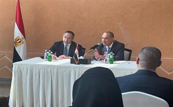 وزير الخارجية والهجرة يعقد لقاءًا مع رموز الجالية المصرية في قطر